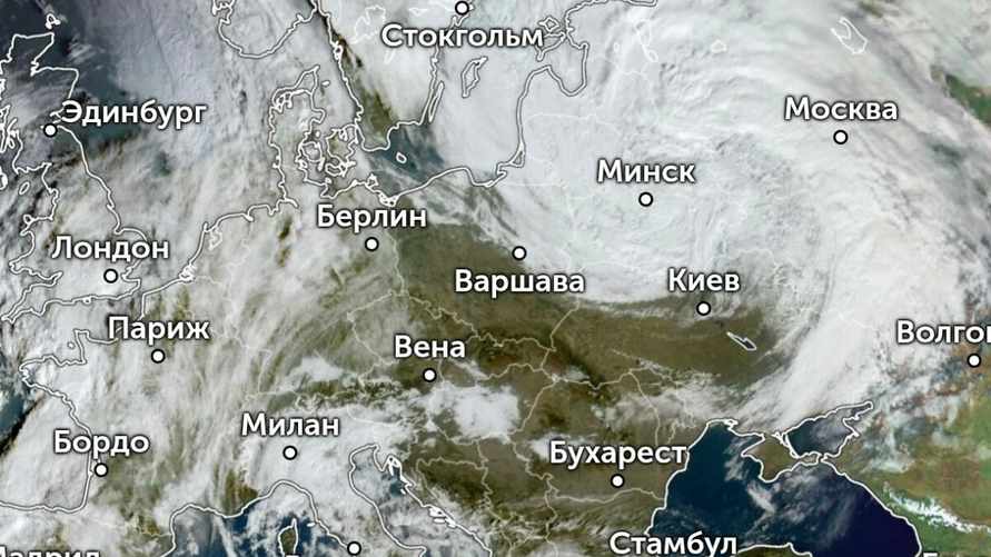 Что происходит с погодой этой осенью в Беларуси? Синоптики предупредили о вероятности "теплых" штормов в ноябре