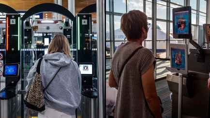 Началось. ЕС запустил новую систему контроля на границе. Коснется и белорусов