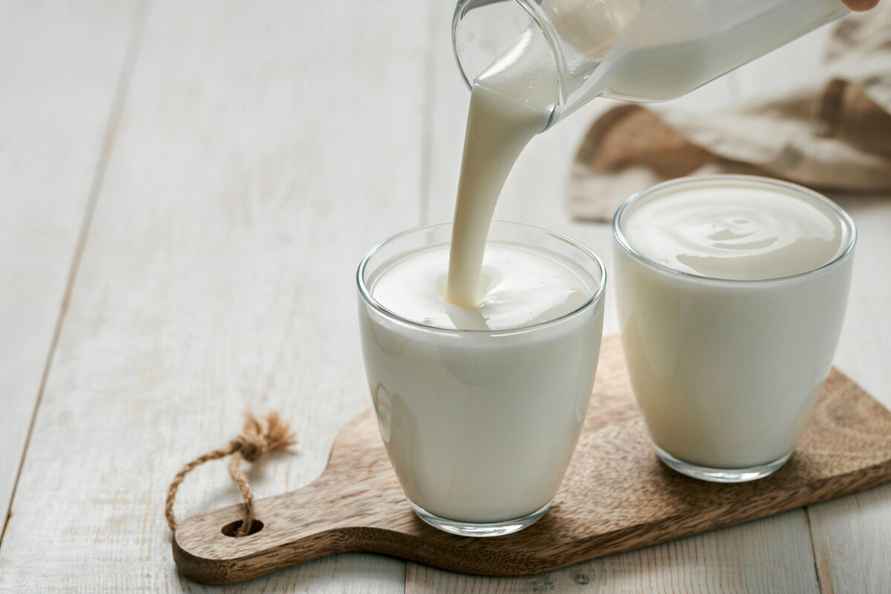 Медики рекомендовали белорусам пить кефир и слушать музыку. Это зачем?