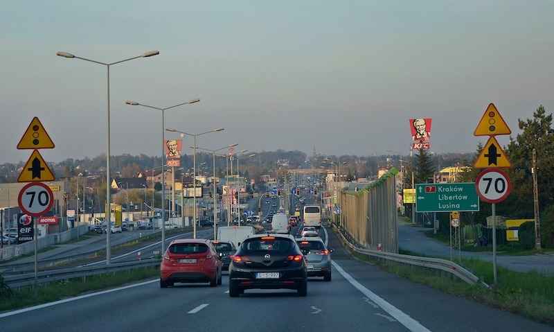В Польше на дорогах появятся новые знаки. Что означает множество стрелок?