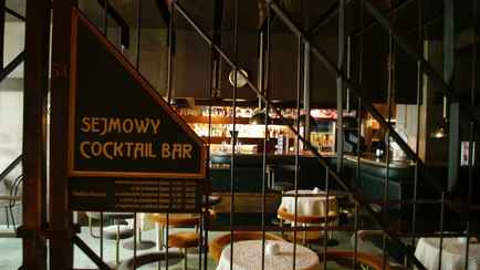 В Польше предложили запретить алкоголь в Сейме. Все из-за тайного бара только для депутатов?