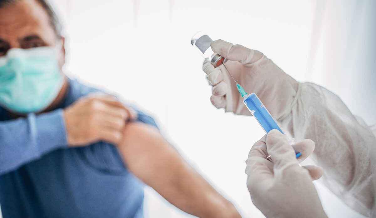 Сколько стоит привиться от гриппа белорусам? Посмотрели цены, вакцины и чего опасаться