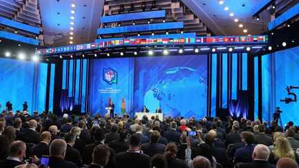 Лукашенко пообещал извиниться перед Литвой за шары, но при условии