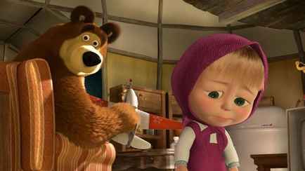 Живёт без родителей с медведем. В России призвали запретить мультфильм «Маша и медведь»