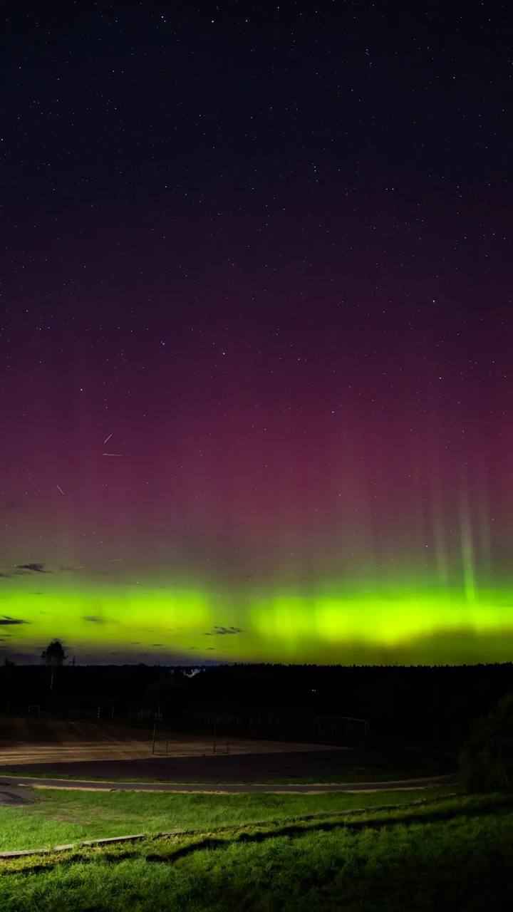 Мощная геомагнитная буря спровоцировала полярные сияния в Беларуси