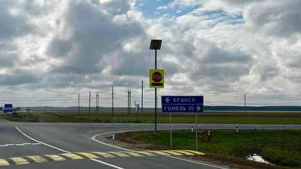 На дорогах Беларуси начали устанавливать новые знаки STOP, которые следят за авто