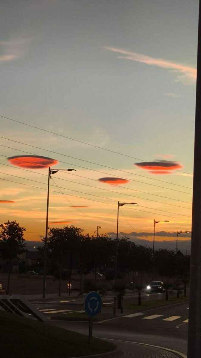 Испанцы наводнили соцсети фотографиями с «доказательствами вторжения НЛО». Что это было?