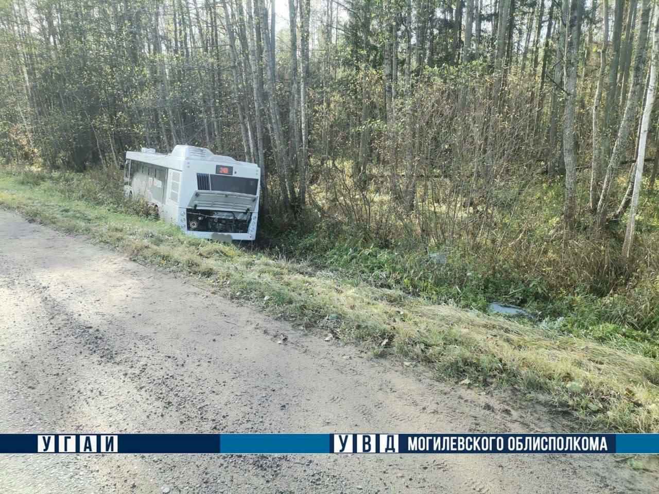 На Минщине в кювет вылетела маршрутка, на Могилёвщине - автобус