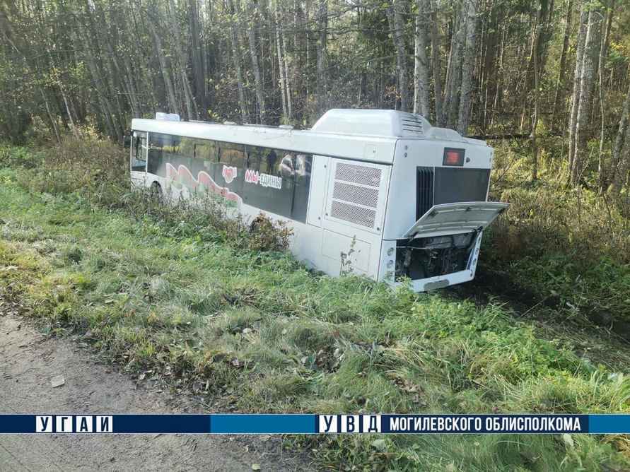 На Минщине в кювет вылетела маршрутка, на Могилёвщине - автобус