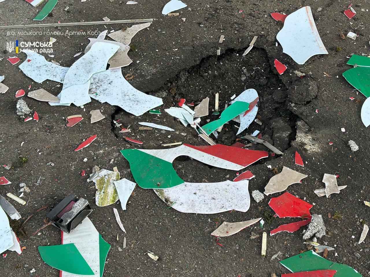 Удар дрона по заправке в украинских Сумах попал на видео