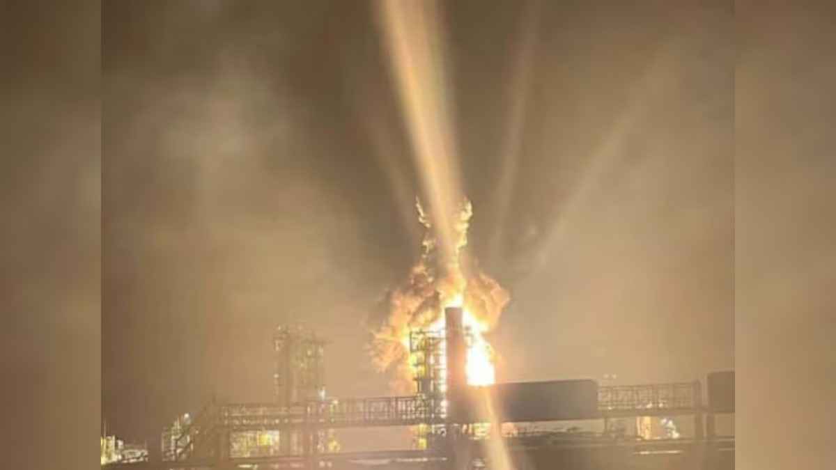 Второй по мощности НПЗ в России остановил главную установку по производству бензина - Reuters