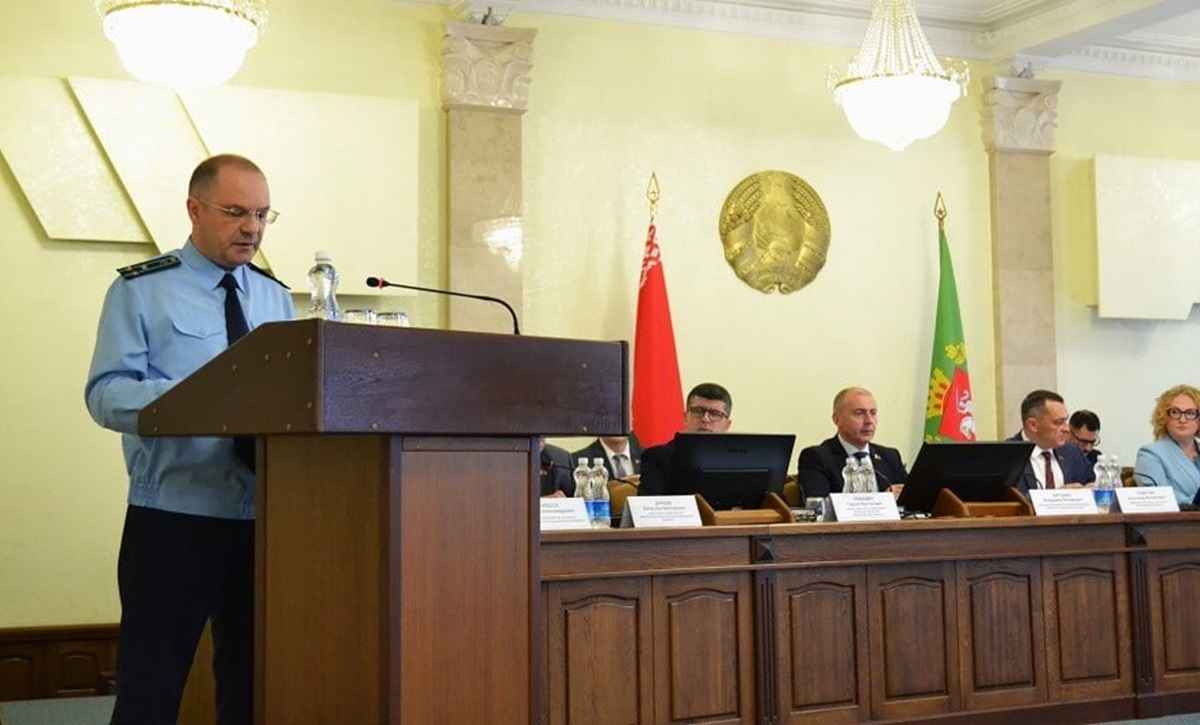 На фото прокурор Витебской области Андрей Скурат