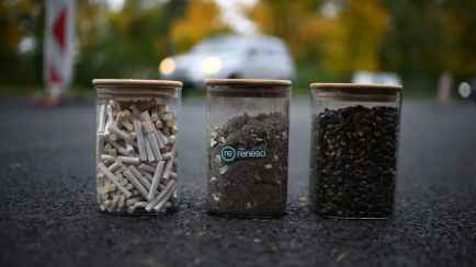 В Словакии начали делать асфальт из окурков