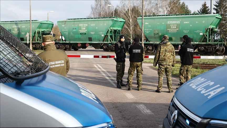 Часть большего целого - Что стоит за неожиданным решением Польши открыть КПП с Беларусью