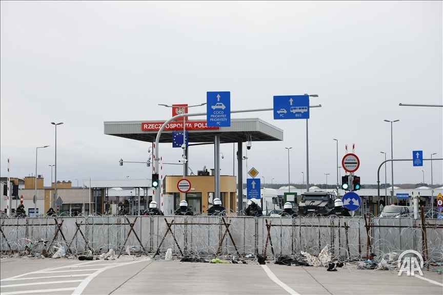 МИД объявил, что Беларусь может не открыть пункты пропуска с Литвой и Польшей