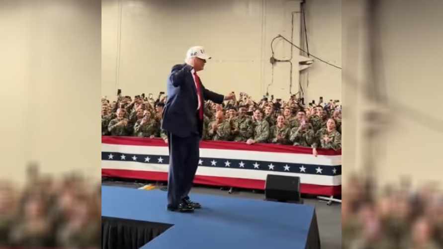 Трамп раскачал военных своим фирменным танцем