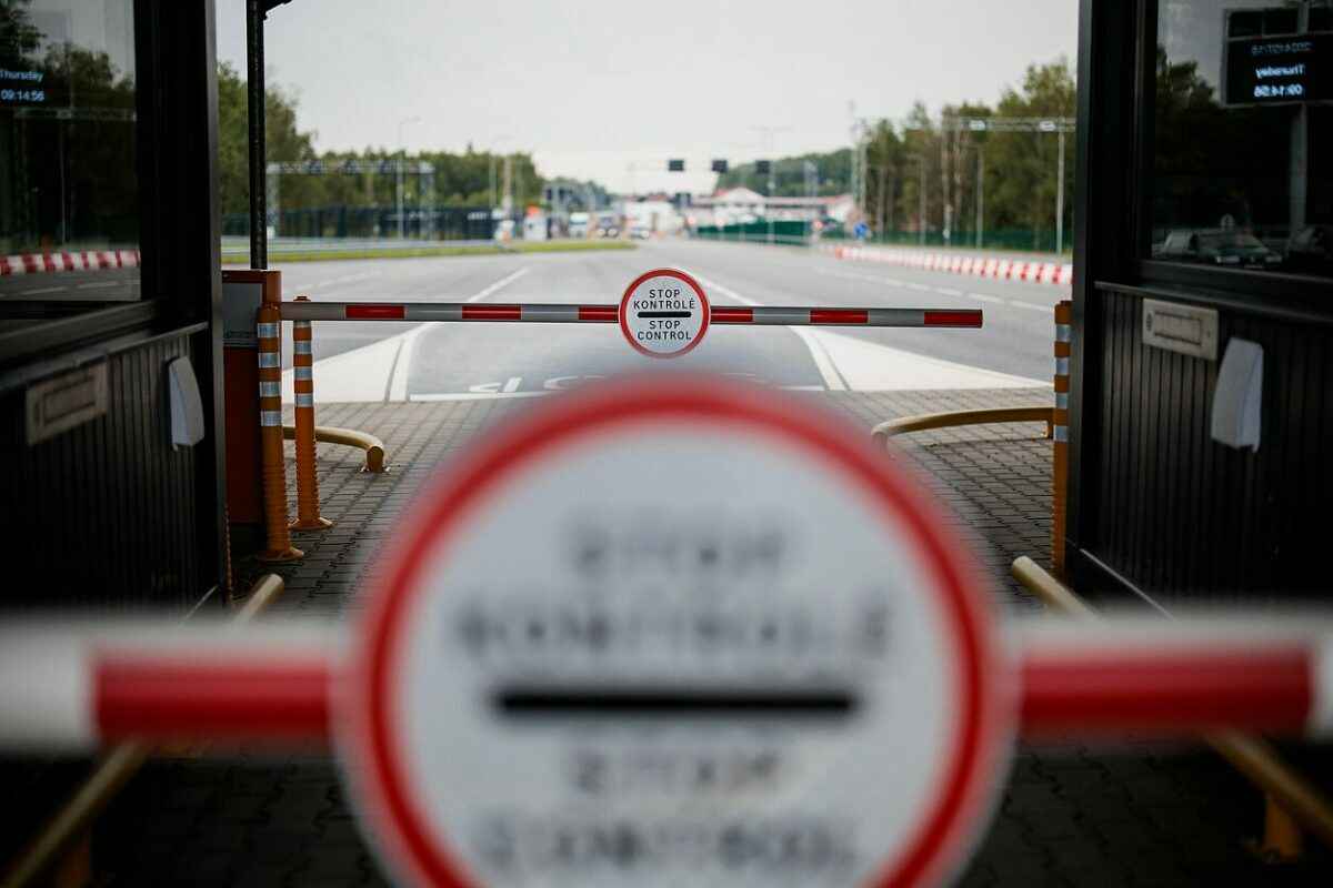 "Откуда взялся миллиард": В Литве поспорили из-за убытков после закрытия границы с Беларусью