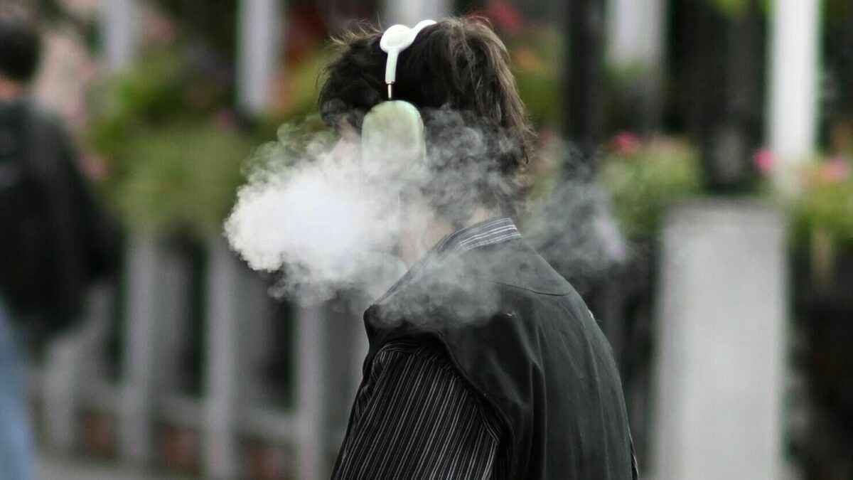 В парламенте готовят законопроект, который полностью поменяет торговлю вейпами в Беларуси