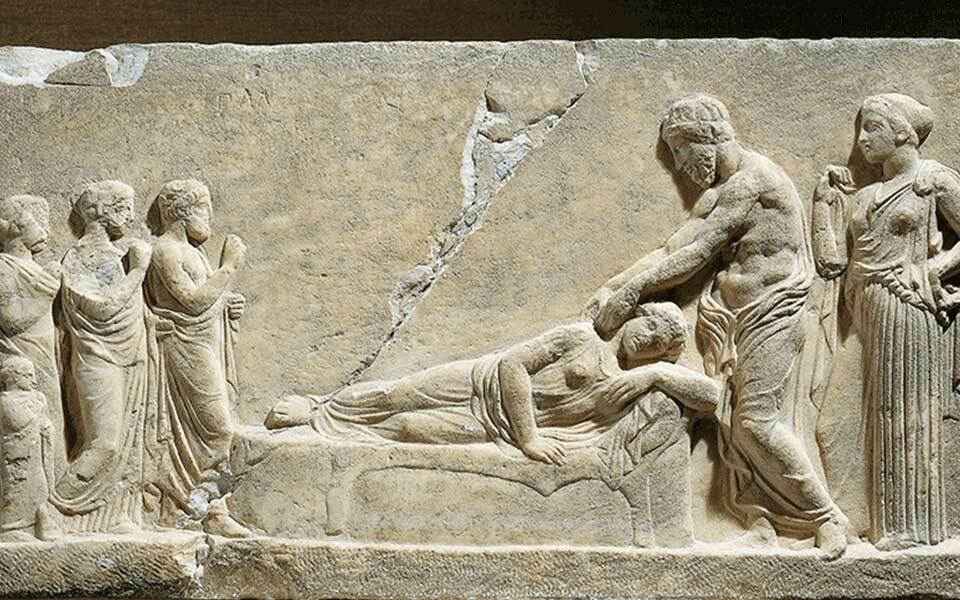 Просыпаться среди ночи — это нормально? Вот почему в древности люди практиковали "два сна"