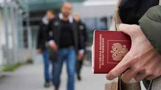 Еврокомиссия запретила выдачу многоразовых виз россиянам. А что белорусы?