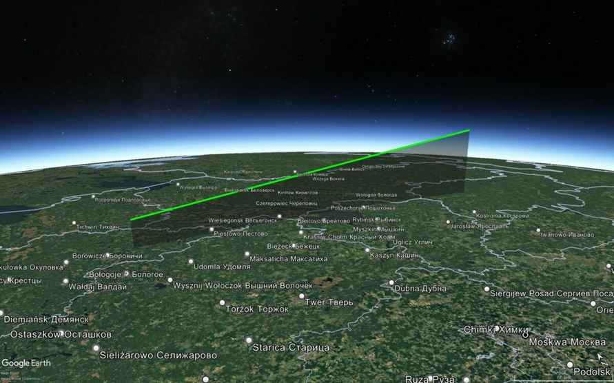 «Зелёный НЛО» пробил крышу жилого дома в России