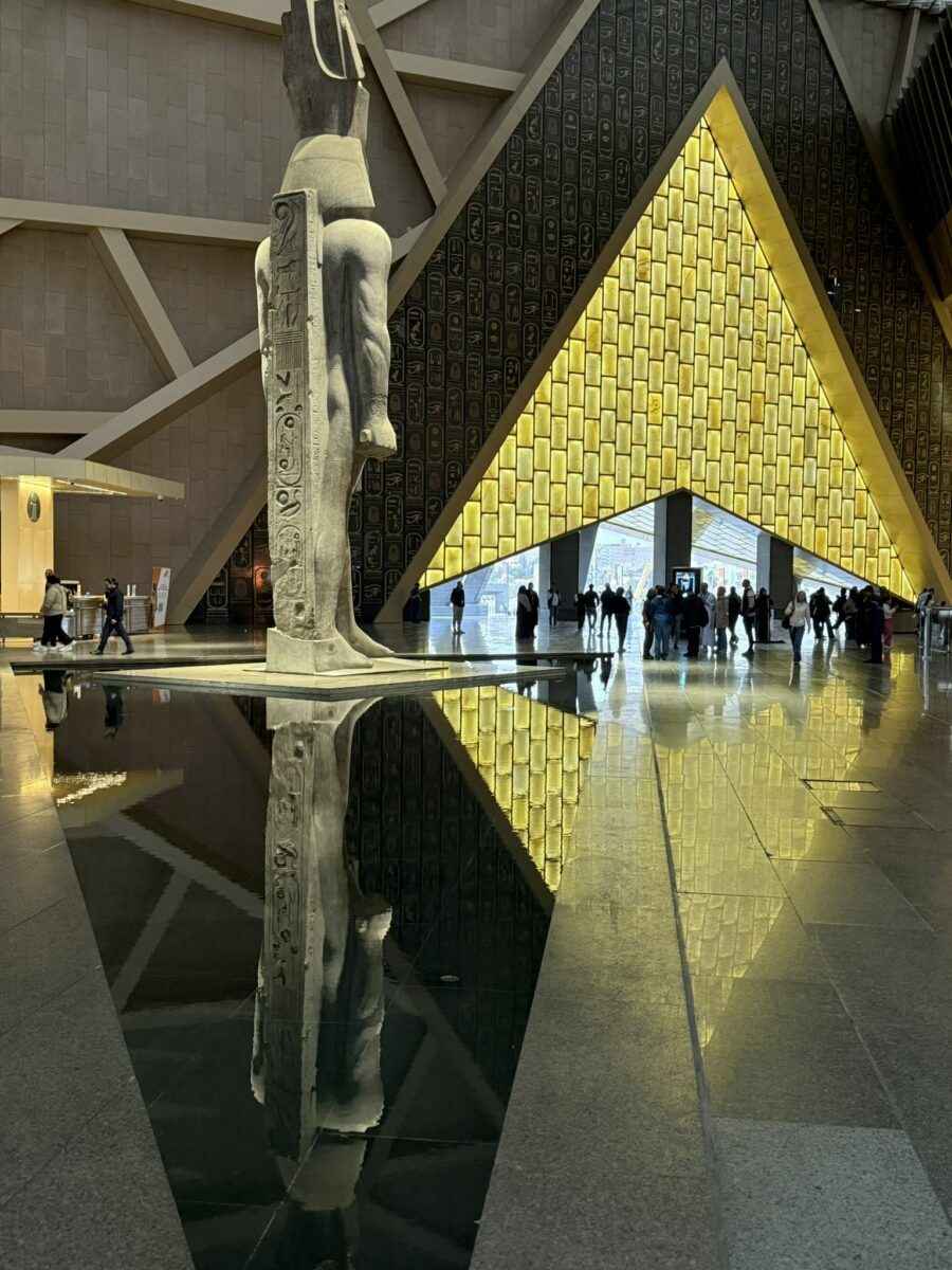 В Египте открылся самый большой музей в мире. Его строили 20 лет и потратили 1,2 млрд долларов