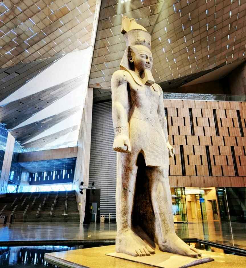 В Египте открылся самый большой музей в мире. Его строили 20 лет и потратили 1,2 млрд долларов