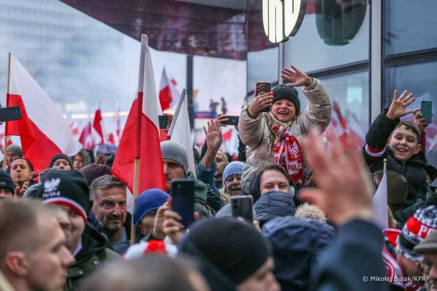 В Варшаве более 100 000 поляков вышли на Марш независимости