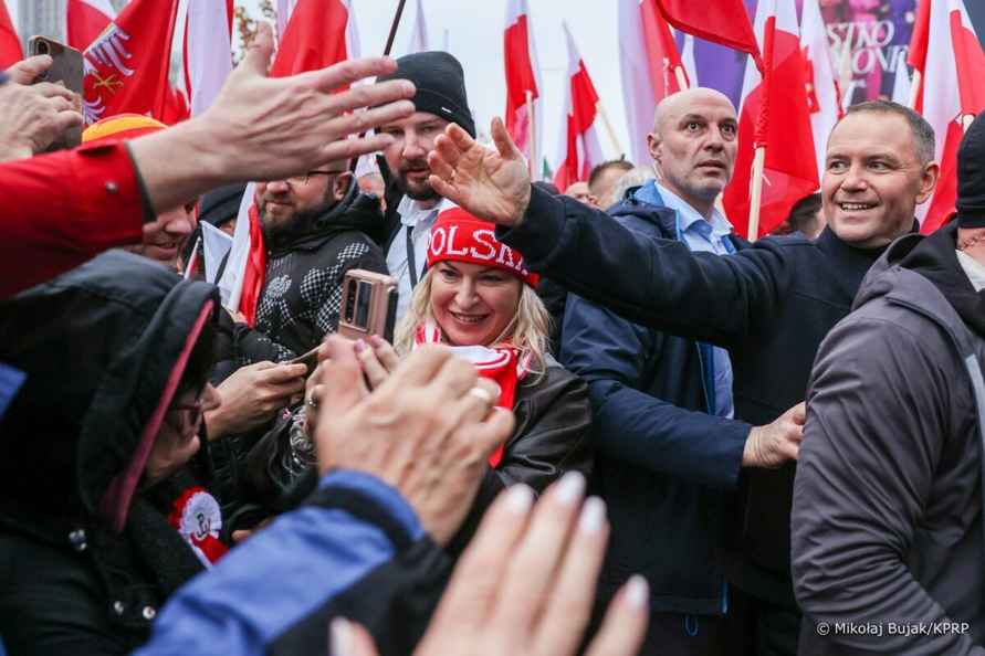 В Варшаве более 100 000 поляков вышли на Марш независимости