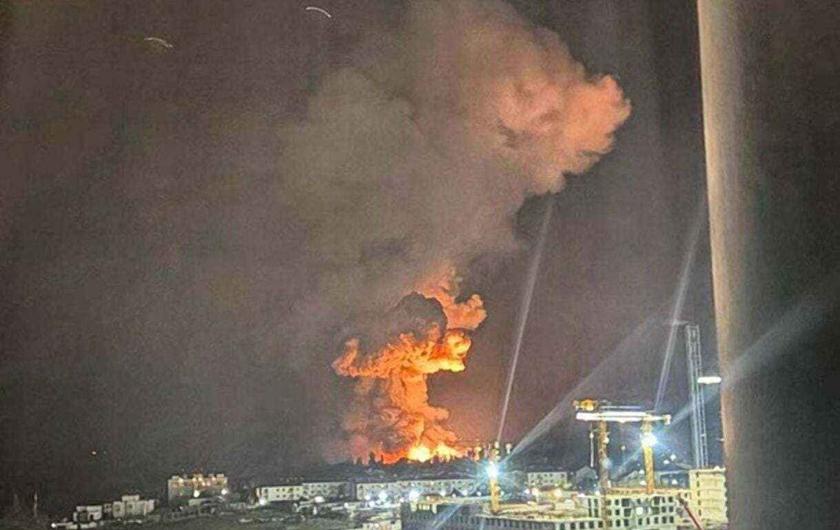 Дроны атаковали нефтебазу и порт в Новороссийске