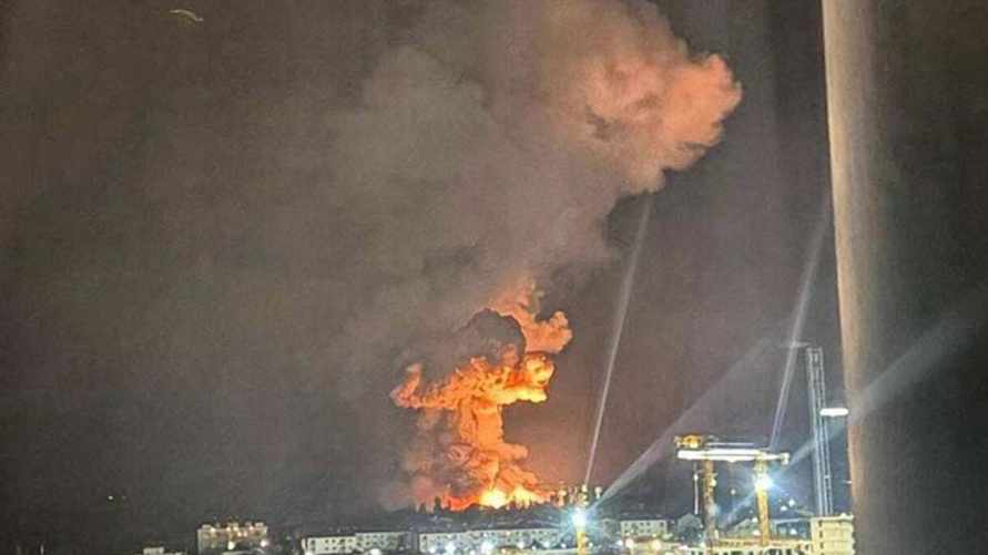 Дроны атаковали нефтебазу и порт в Новороссийске