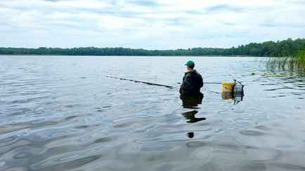 В Чехии рыбаков обвинили в издевательстве над рыбой. В Беларуси так делают все?