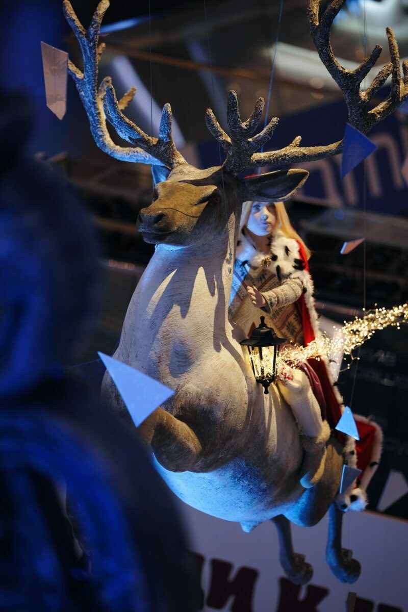 В Минске появилась 23-метровая статуя Снежной Королевы. Куда бежать на сказочную фотосессию?