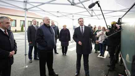 Лукашенко пообещал «скорые решения» для уехавших белорусов