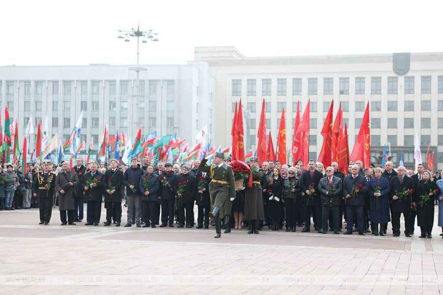 Лукашенко рассказал, почему большинство белорусов не празднуют 7 ноября