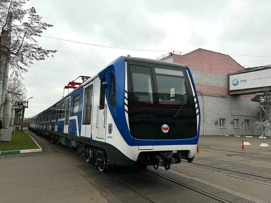 Минское метро показало новые поезда