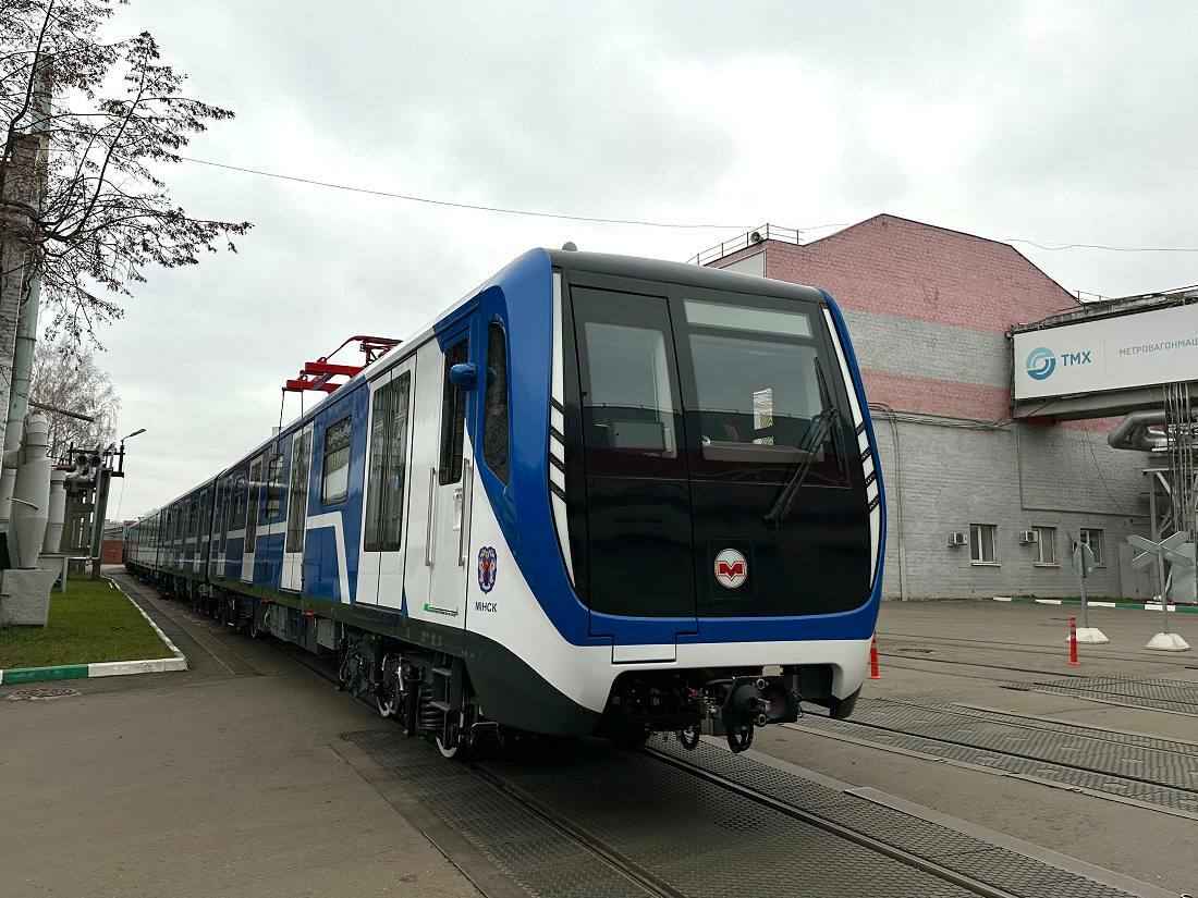 Минское метро показало новые поезда