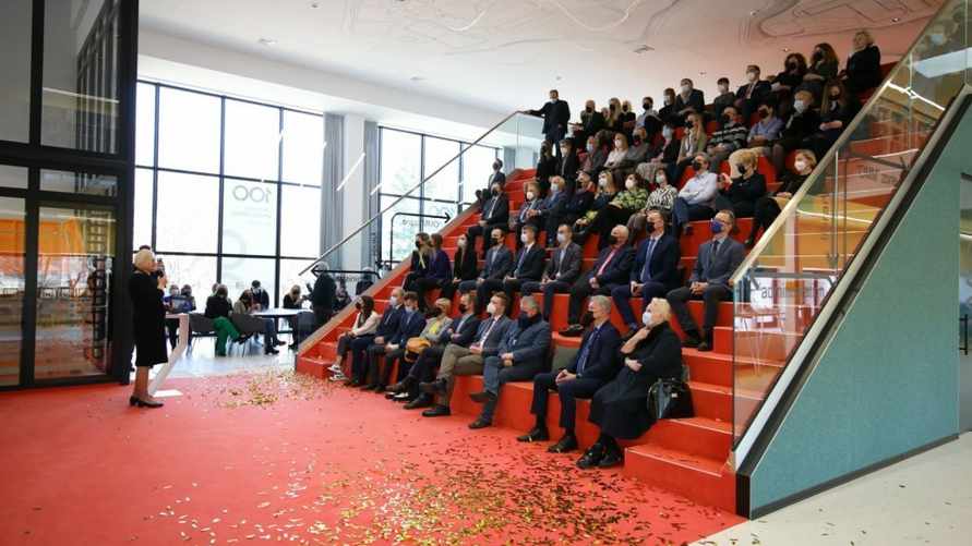 В Литве "гости" ходят по вузам и снимают на видео студентов во время лекций. Зачем?