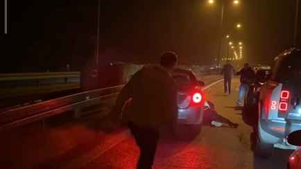 «Человека сбили!» — Битвы за место в очереди на границе Польши и Беларуси вышли на новый уровень