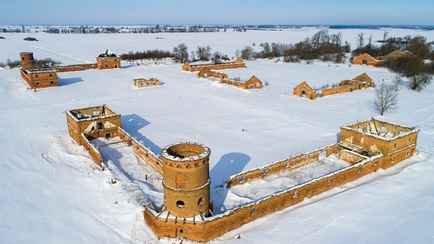 Белорусам предложили купить ферму-«замок» XIX века за 84 рубля