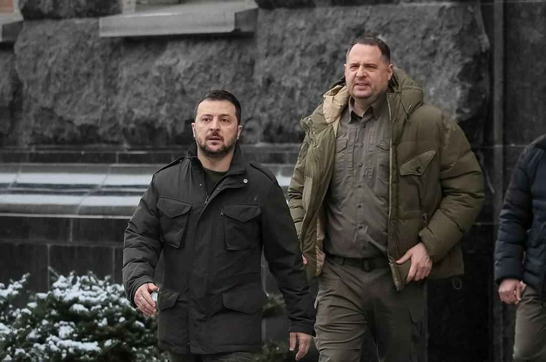 Уволенный глава Офиса Зеленского объявил, что пойдет на фронт