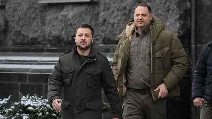 Уволенный глава Офиса Зеленского объявил, что пойдет на фронт