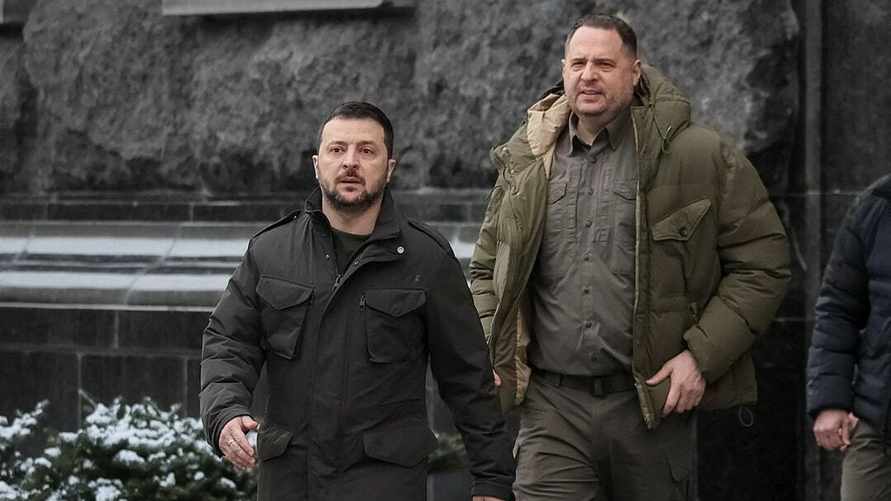 Уволенный глава Офиса Зеленского объявил, что пойдет на фронт