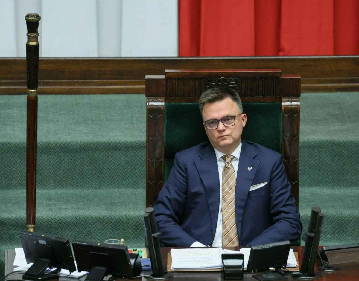 Спикер Сейма Польши ушел в отставку. Власти этого ждали, оппозиция отговаривала