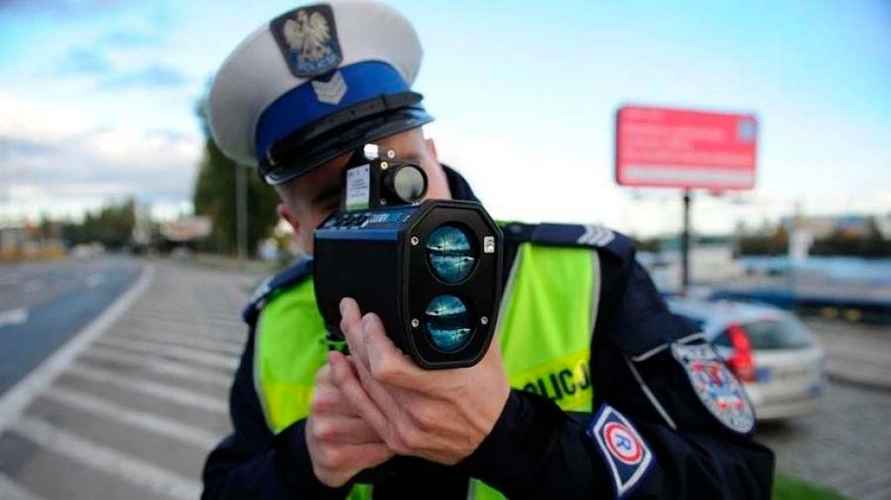 В соседней с Беларусью стране с недавних времен штрафуют даже за 1 км/час превышения. На сколько?