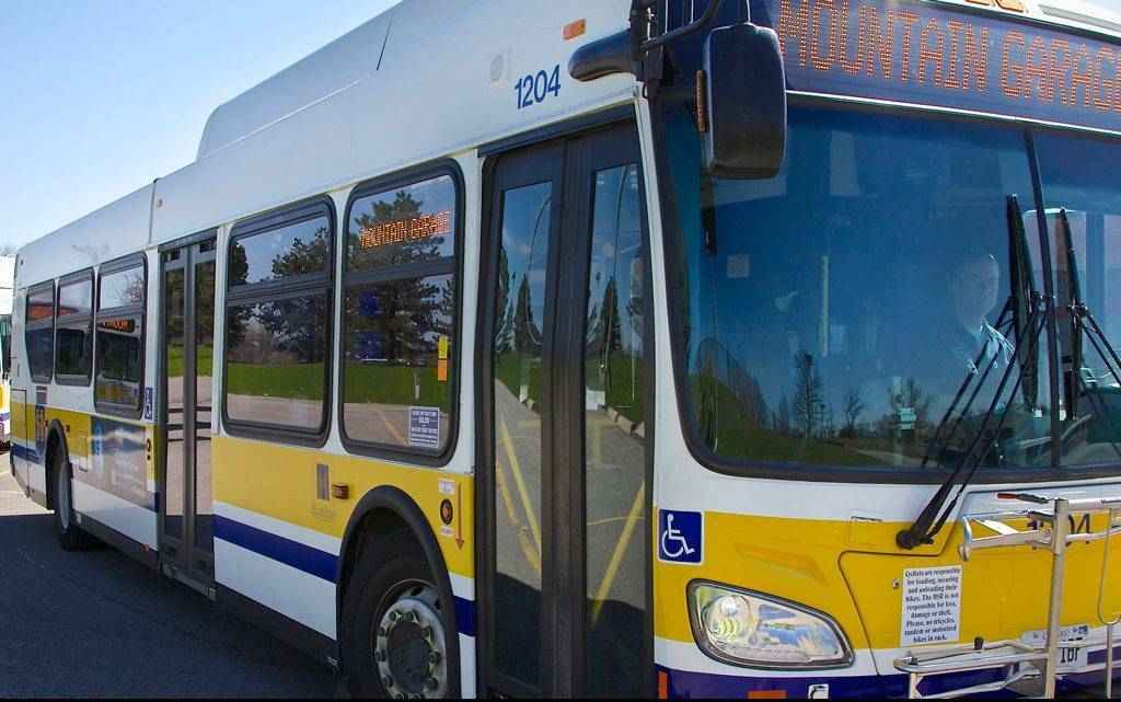 Мужчина угнал автобус с пассажирами и получил похвалу от ДПС