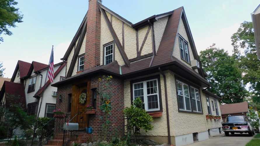 «Здесь был зачат будущий президент США» - на продажу выставили дом, где вырос Трамп. Что внутри?