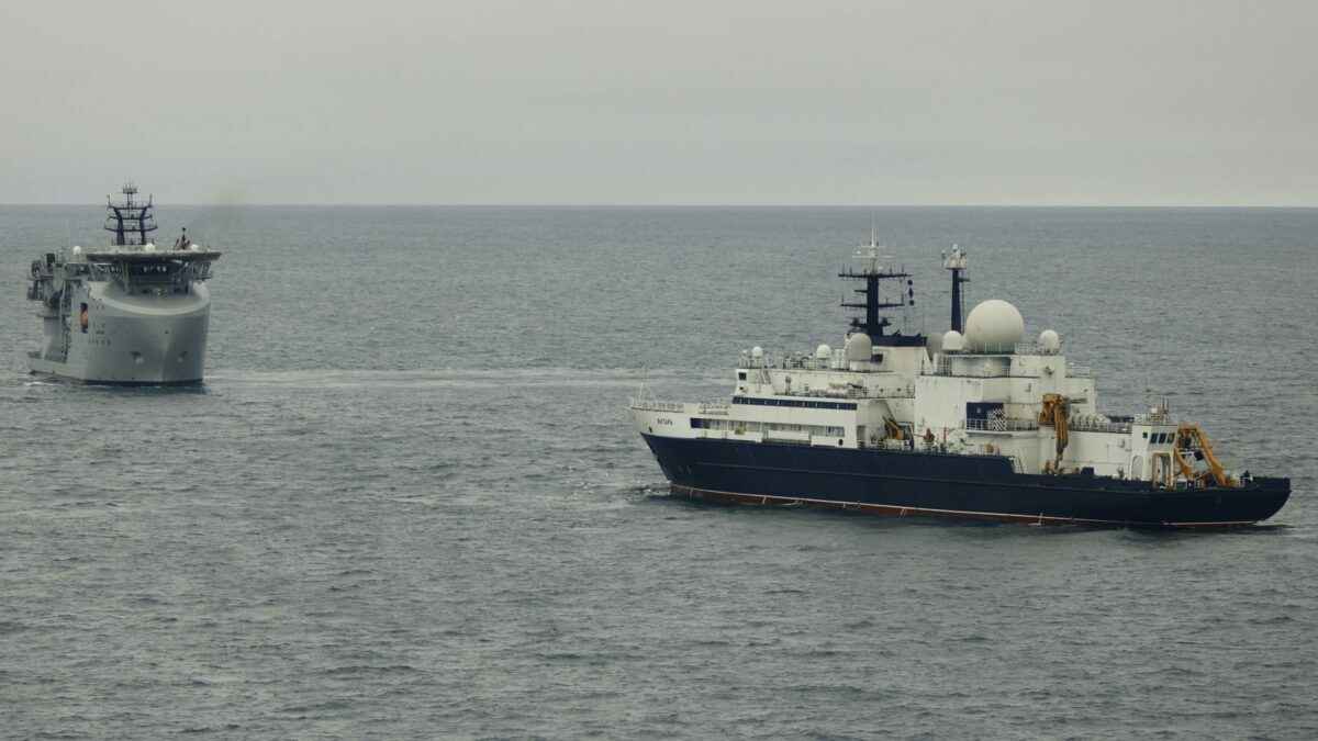 Великобритания обвинила российский корабль в атаке лазерами британских самолётов