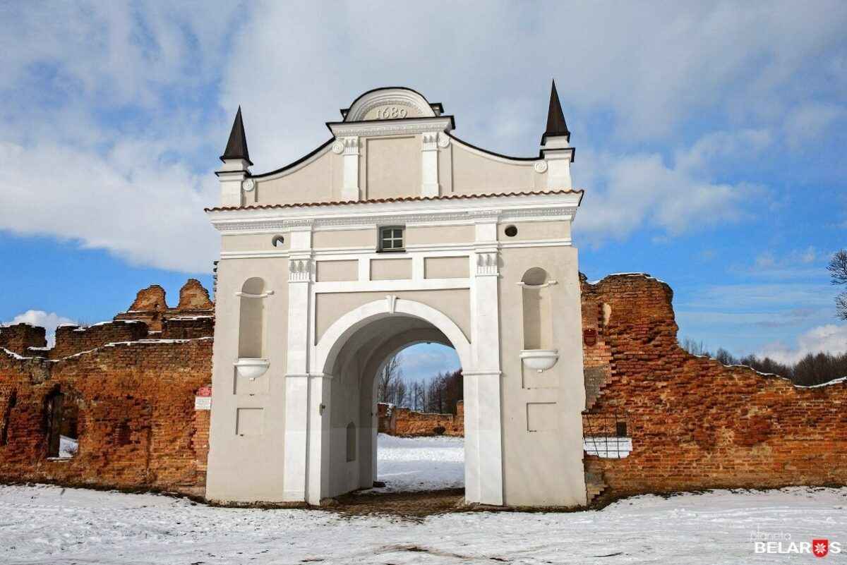 Белорусам предложили проспонсировать реконструкцию монастыря картезианцев в Березе. Что кроме ресторана планируют?