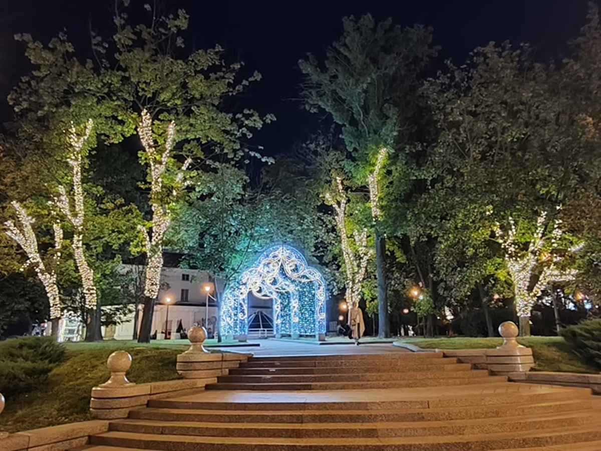 «Мингорсвет» показал, как украсят Минск к Новому году. Когда включат иллюминацию?